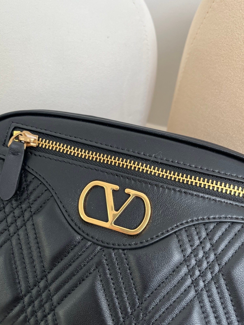 Va1e*ntin0 satchel bag